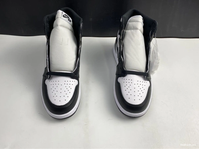 One Kick Jordan 1 Retro (2014) Air Black 555088-010 White 0810